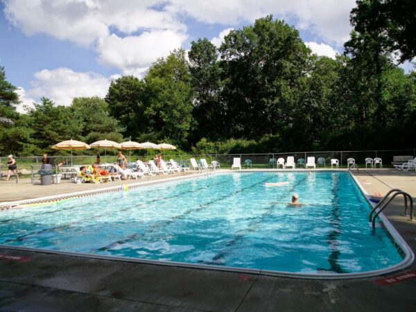 Heated Pool & Jacuzzi